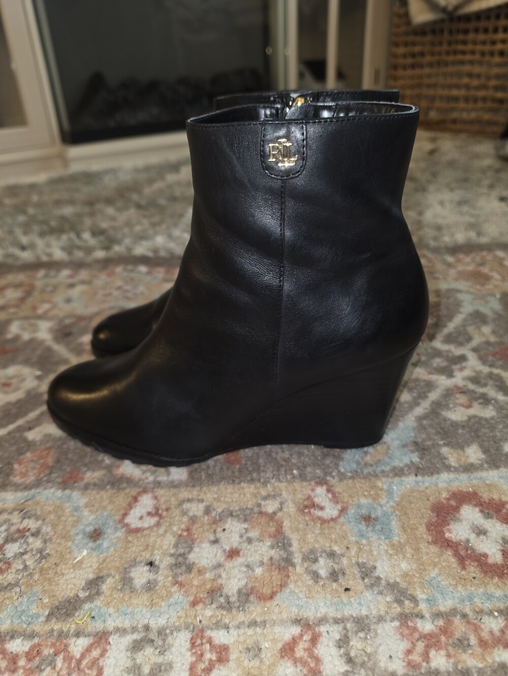 LAUREN RALPH LAUREN Signature Wedge Ankle Boots Black Leather Size 9.5 NICE!